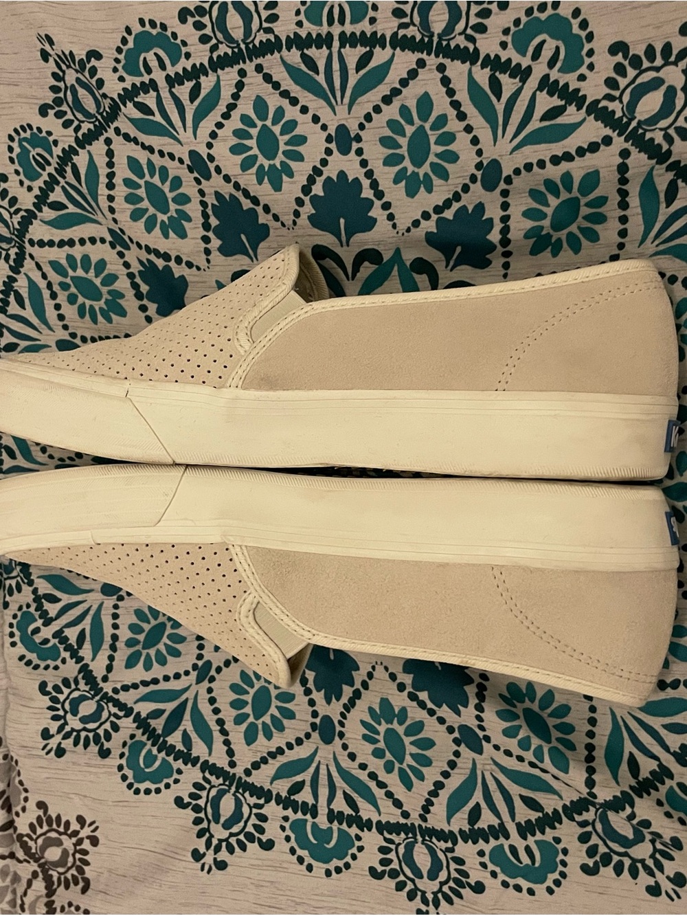 Keds Women's Slip-On Perforated Casual Sneakers in Cream sz 9 - Picture 7 of 9